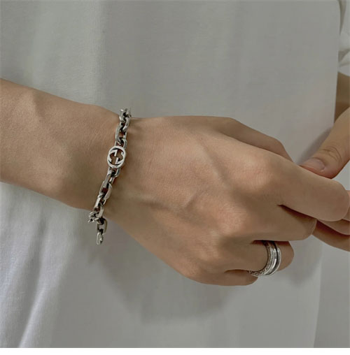 Gucci 구찌 스털링 인터로킹 G 실버 팔찌 레플리카 3번 이미지 - 악세사리 | 세미샵 레플리카 사이트