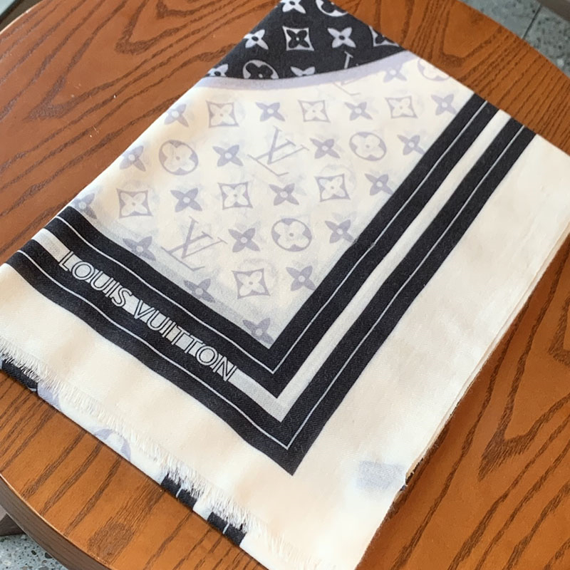 루이비통 루이비통 모노그램 체크 캐시미어 스카프 화이트 블랙 레플리카 9번 이미지 - 악세사리 | 세미샵 레플리카 사이트