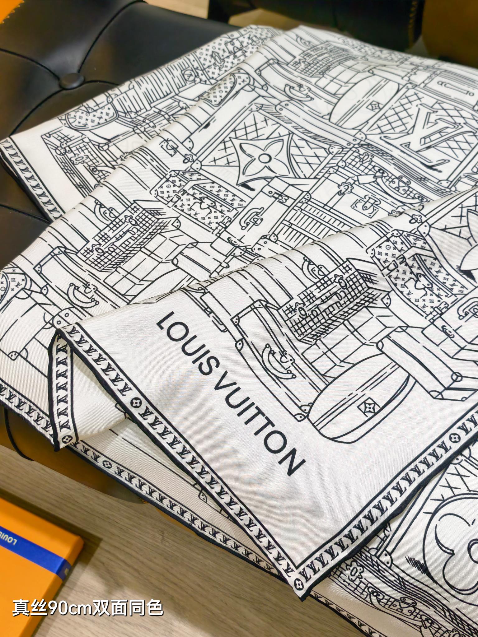 루이비통 루이비통 스퀘어 90 트렁크 스택 레플리카 4번 이미지 - 악세사리 | 세미샵 레플리카 사이트