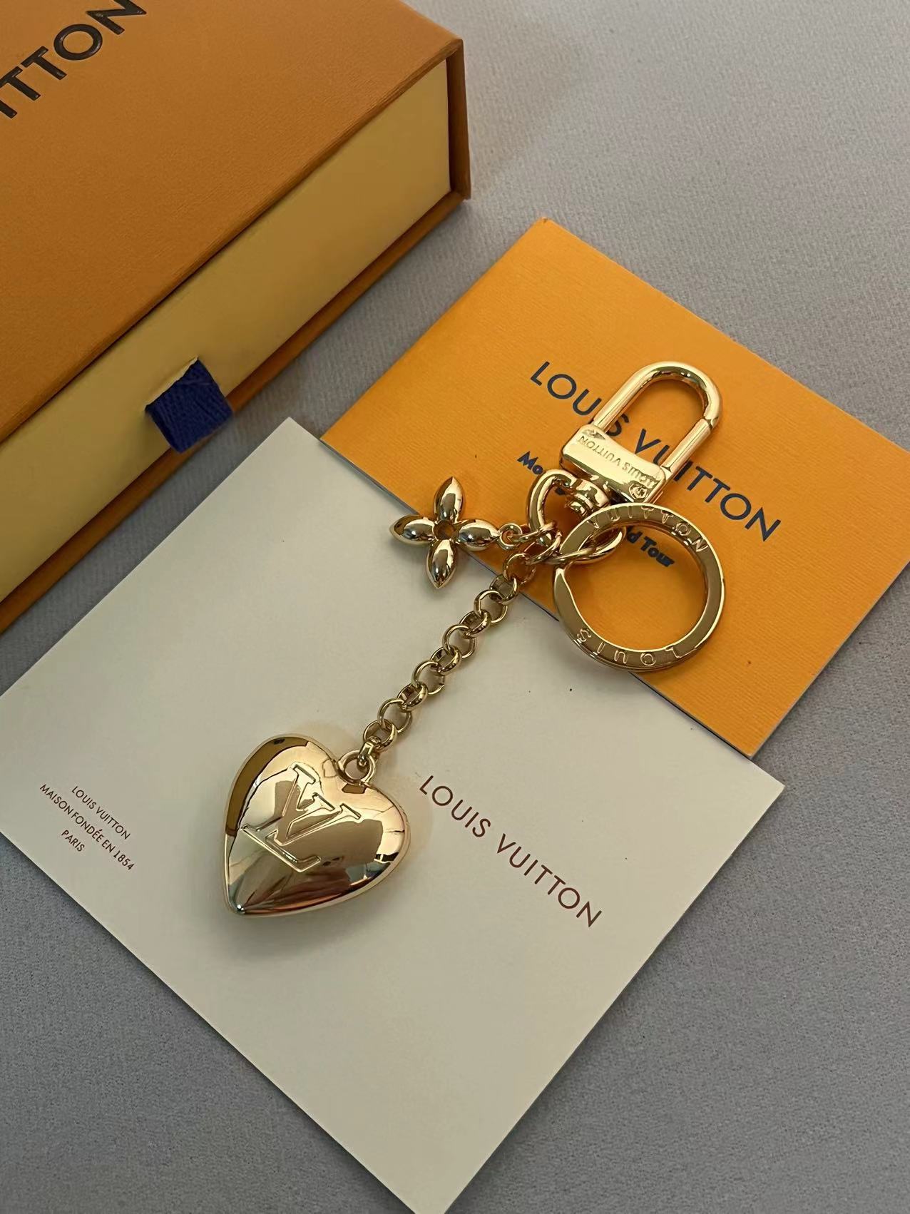루이비통 루이비통 포르트 클레 하트 발렌타인 키링 레플리카 2번 이미지 - 악세사리 | 세미샵 레플리카 사이트