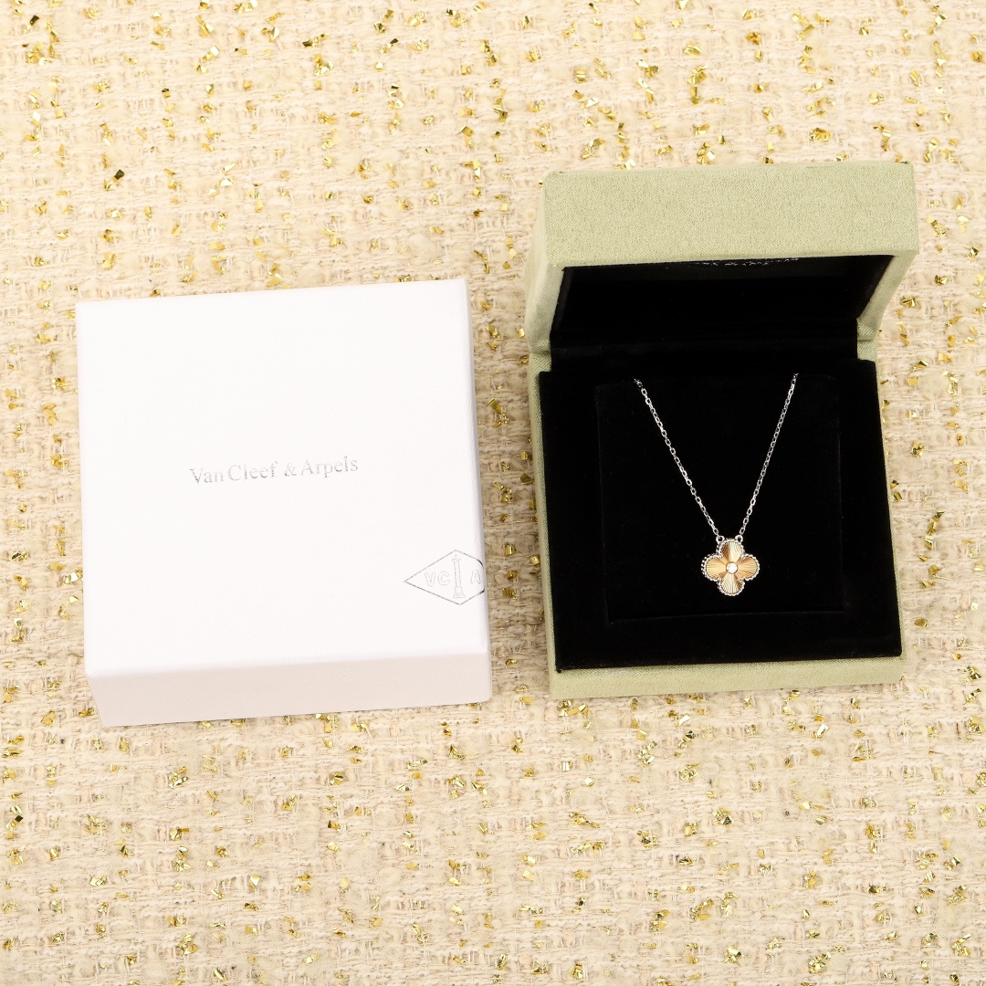 Van Cleef Arpels 반클리프 아펠 빈티지 알함브라 펜던트 기요셰 " 2 Color " 레플리카 1번 이미지 - 악세사리 | 세미샵 레플리카 사이트