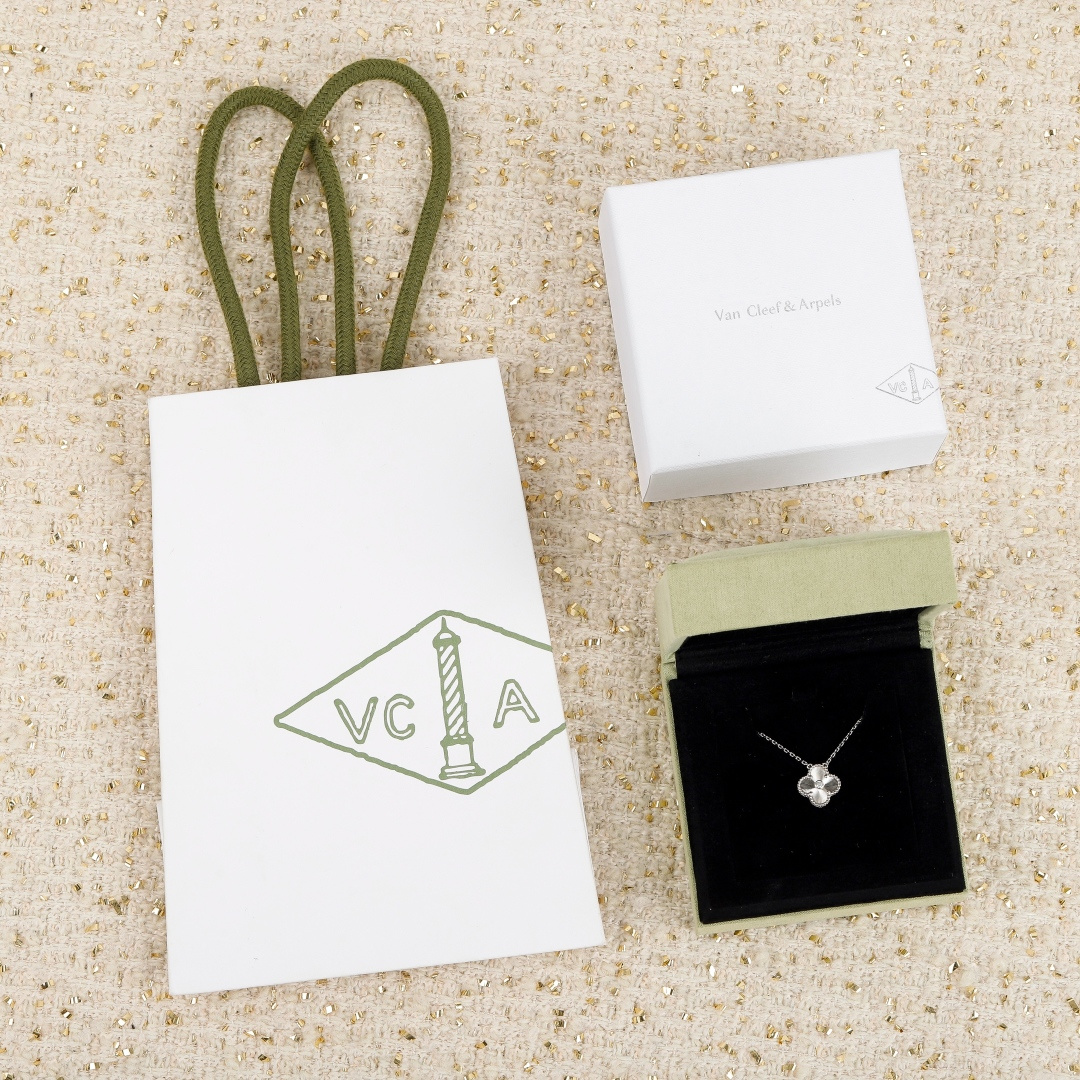 Van Cleef Arpels 반클리프 아펠 빈티지 알함브라 펜던트 기요셰 " 2 Color " 레플리카 8번 이미지 - 악세사리 | 세미샵 레플리카 사이트