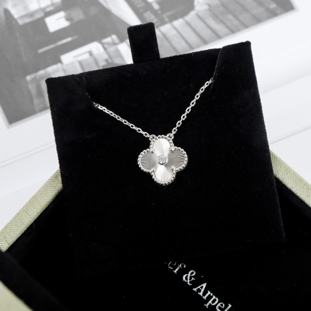 Van Cleef Arpels 반클리프 아펠 빈티지 알함브라 펜던트 기요셰 " 2 Color " 레플리카 9번 이미지 - 악세사리 | 세미샵 레플리카 사이트