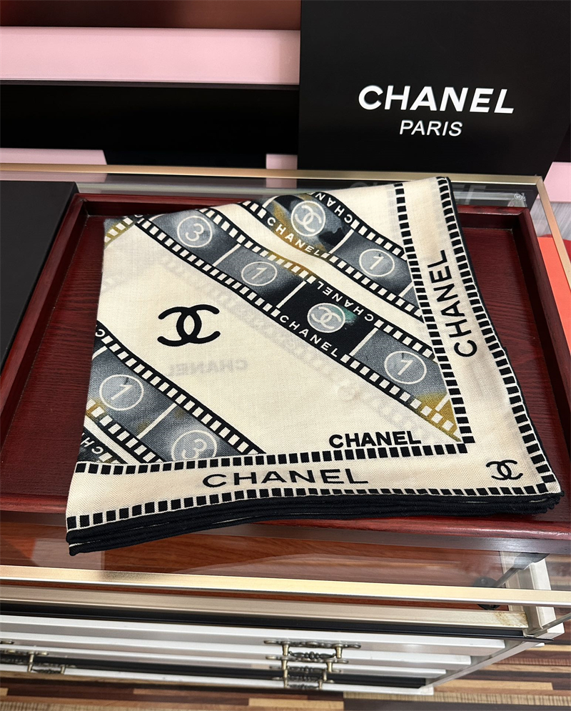 샤넬 샤넬 스퀘어 스카프 머플러 레플리카 14번 이미지 - 악세사리 | 세미샵 레플리카 사이트