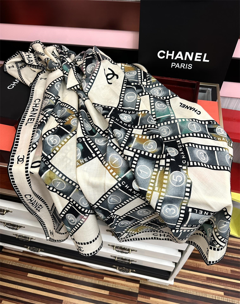 샤넬 샤넬 스퀘어 스카프 머플러 레플리카 16번 이미지 - 악세사리 | 세미샵 레플리카 사이트
