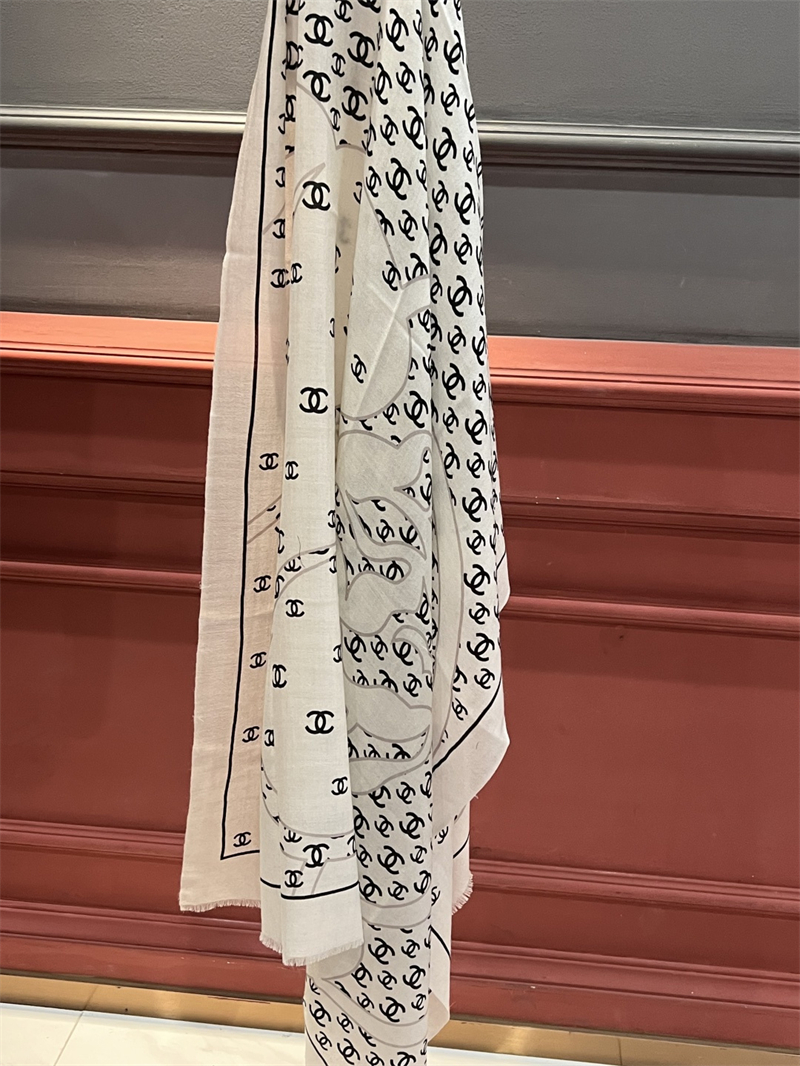 샤넬 샤넬 캐시미어 리버서블 CC 빅 로고 패턴 머플러 레플리카 14번 이미지 - 악세사리 | 세미샵 레플리카 사이트