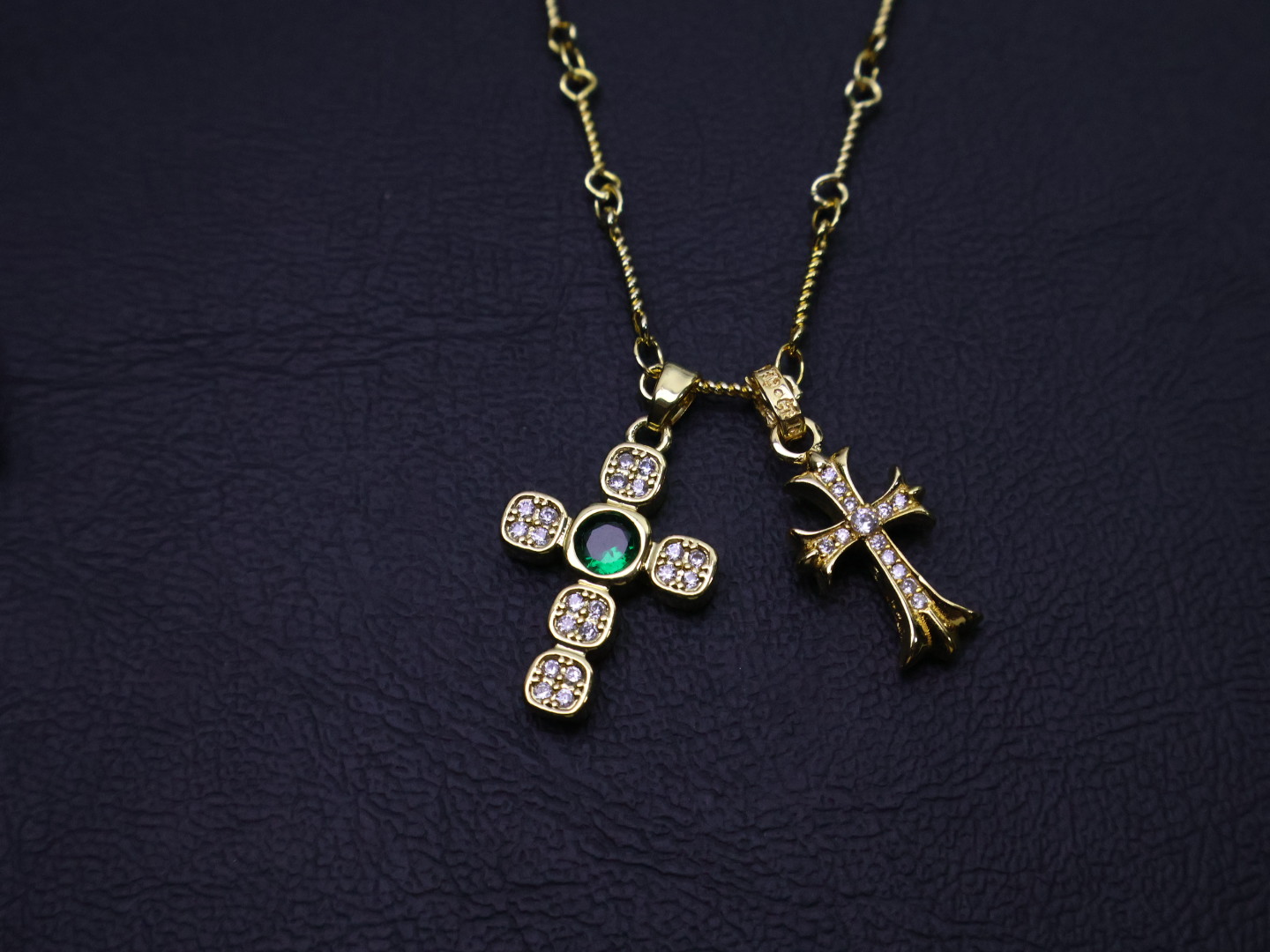 Chrome Hearts 크롬하츠 골드 타이니 CH 크로스 펜던트 레플리카 1번 이미지 - 악세사리 | 세미샵 레플리카 사이트