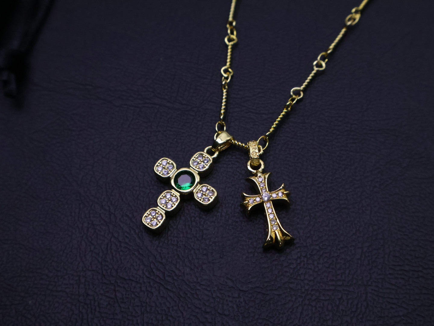 Chrome Hearts 크롬하츠 골드 타이니 CH 크로스 펜던트 레플리카 2번 이미지 - 악세사리 | 세미샵 레플리카 사이트