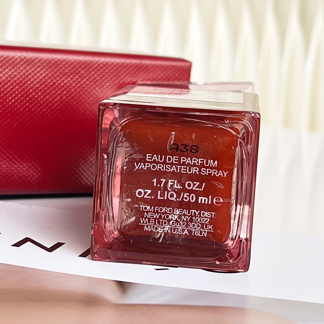 톰포드 톰포드 로스트 체리 오드 향수 레플리카 5번 이미지 - 악세사리 | 세미샵 레플리카 사이트