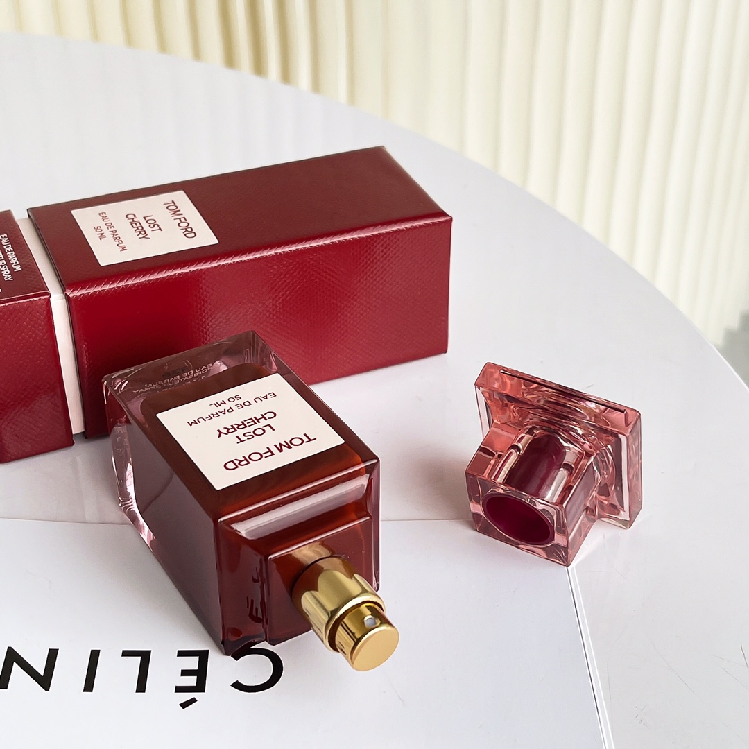 톰포드 톰포드 로스트 체리 오드 향수 레플리카 6번 이미지 - 악세사리 | 세미샵 레플리카 사이트