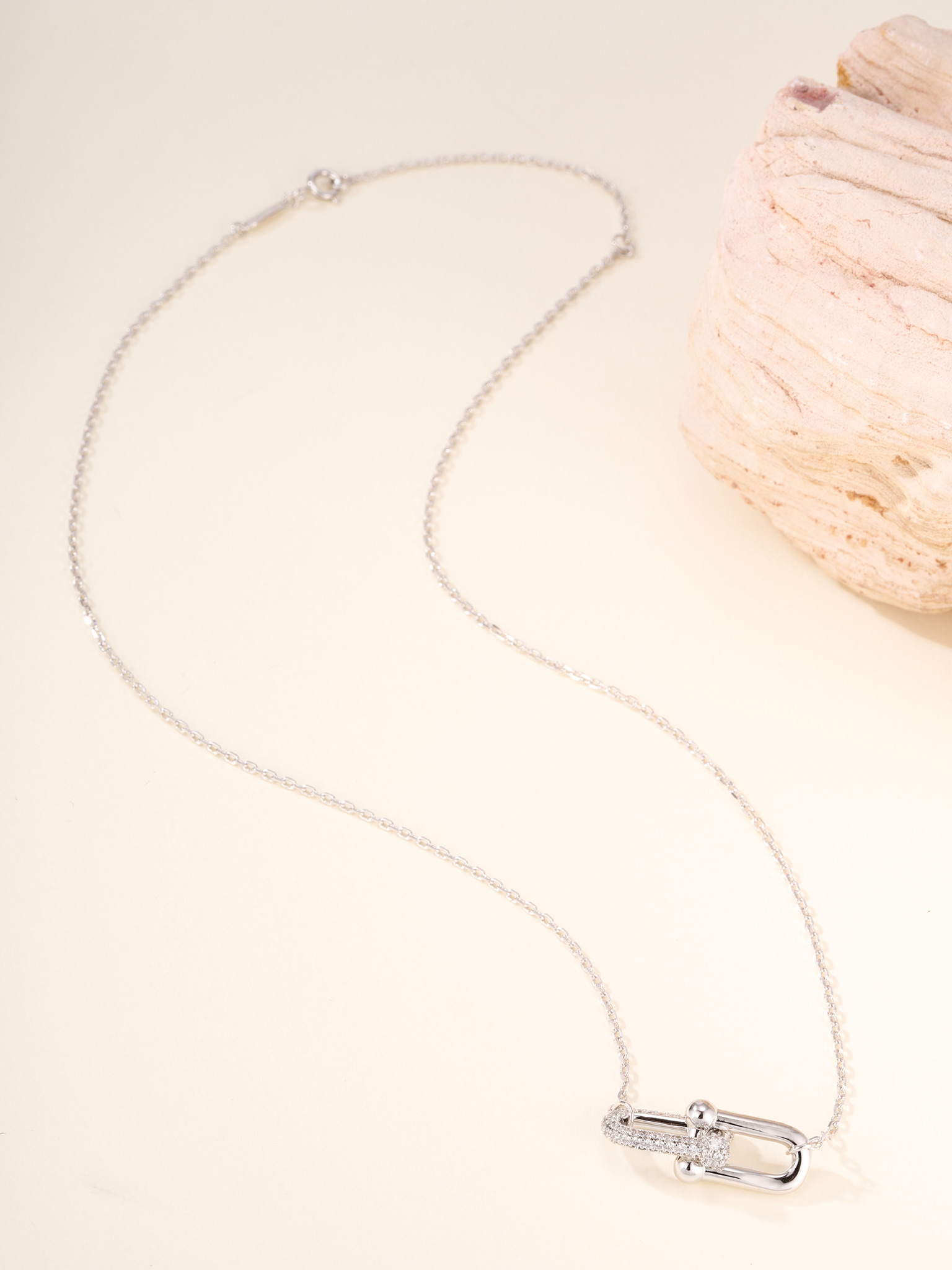 Tiffany And Co 티파니 하드웨어 더블 인터록킹 팬던트 네클리스 레플리카 8번 이미지 - 악세사리 | 세미샵 레플리카 사이트