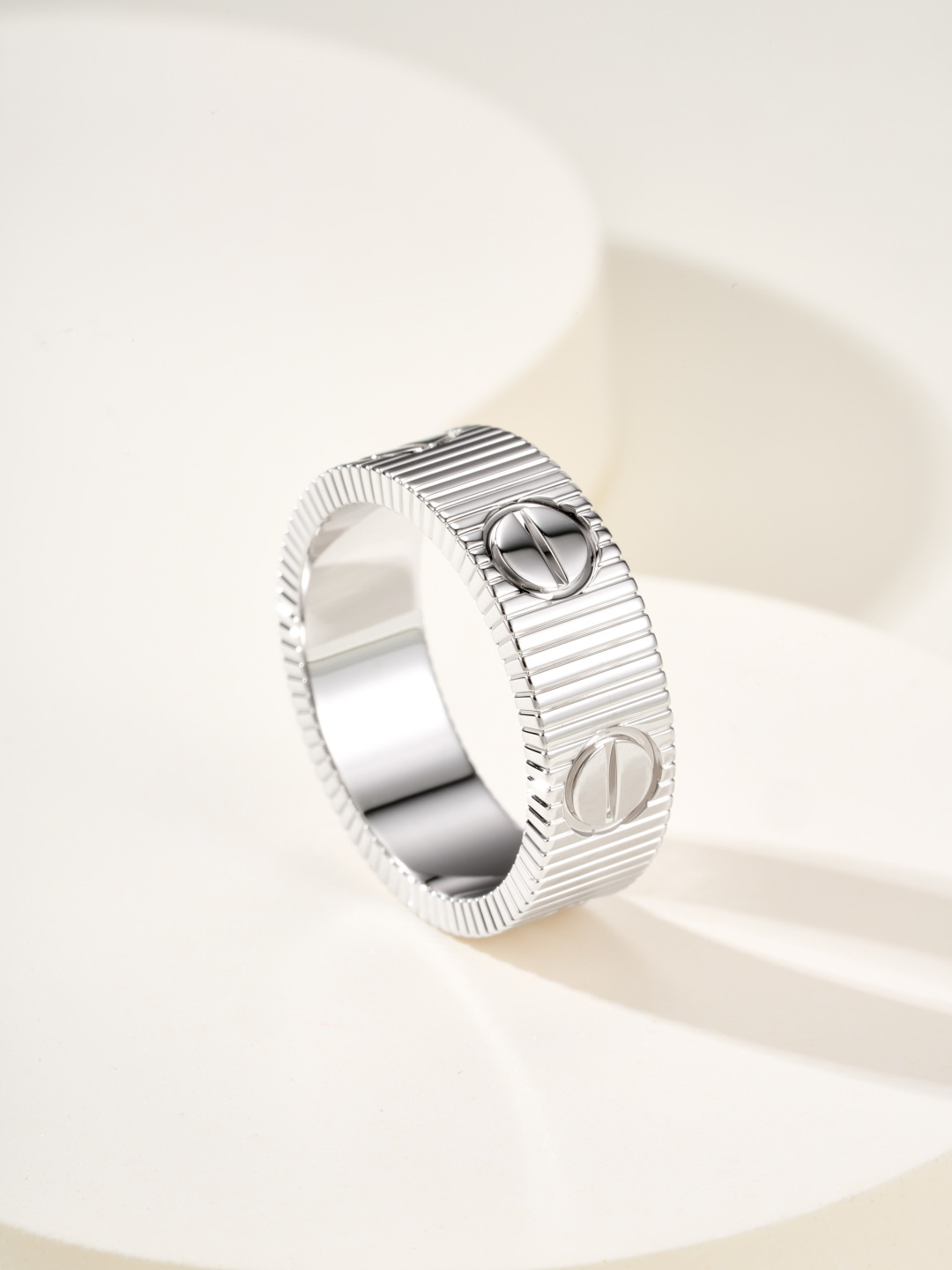 까르띠에 러브 언리미티드 링 3번 이미지