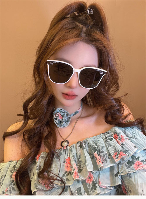미우미우 선글라스 SMU08Z - 상세 이미지