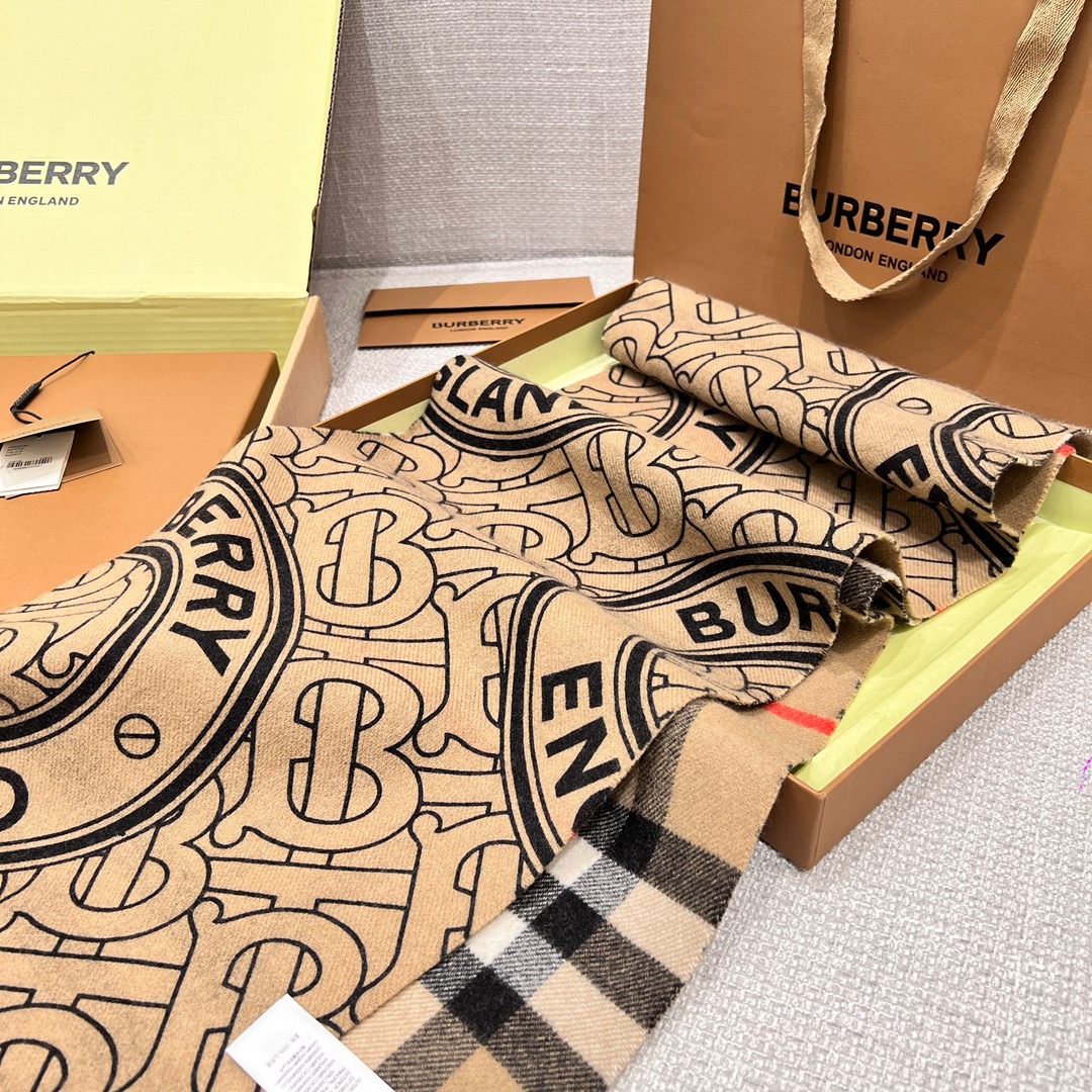 Burberry 버버리 리버시블 체크 모노그램 캐시미어 스카프 머플러 2컬러 레플리카 17번 이미지 - 악세사리 | 세미샵 레플리카 사이트