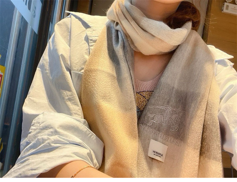 Burberry 버버리 체크 EKD 캐시미어 스카프 머플러 레플리카 18번 이미지 - 악세사리 | 세미샵 레플리카 사이트