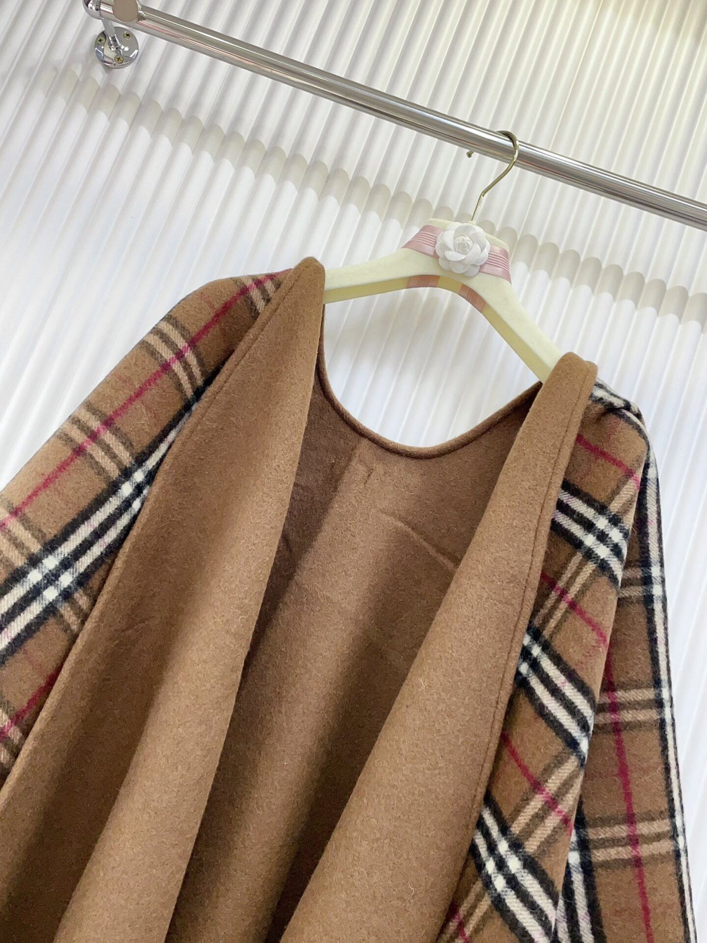 Burberry 버버리 체크 울 리버시블 케이프 3컬러 레플리카 5번 이미지 - 악세사리 | 세미샵 레플리카 사이트