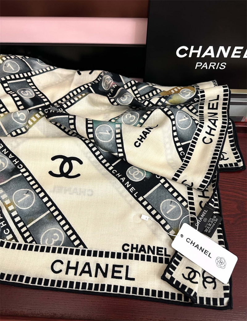 샤넬 샤넬 스퀘어 스카프 머플러 레플리카 15번 이미지 - 악세사리 | 세미샵 레플리카 사이트