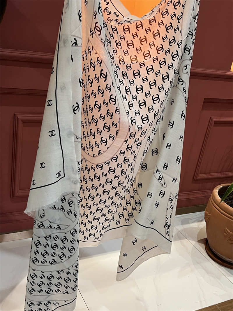 샤넬 샤넬 캐시미어 리버서블 CC 빅 로고 패턴 머플러 레플리카 18번 이미지 - 악세사리 | 세미샵 레플리카 사이트