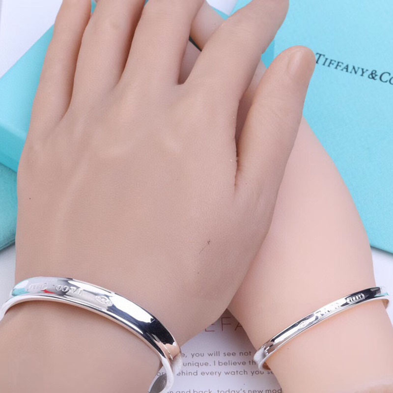 Tiffany And Co 티파니앤코 1837 남성용 실버 뱅글 팔찌 레플리카 1번 이미지 - 악세사리 | 세미샵 레플리카 사이트