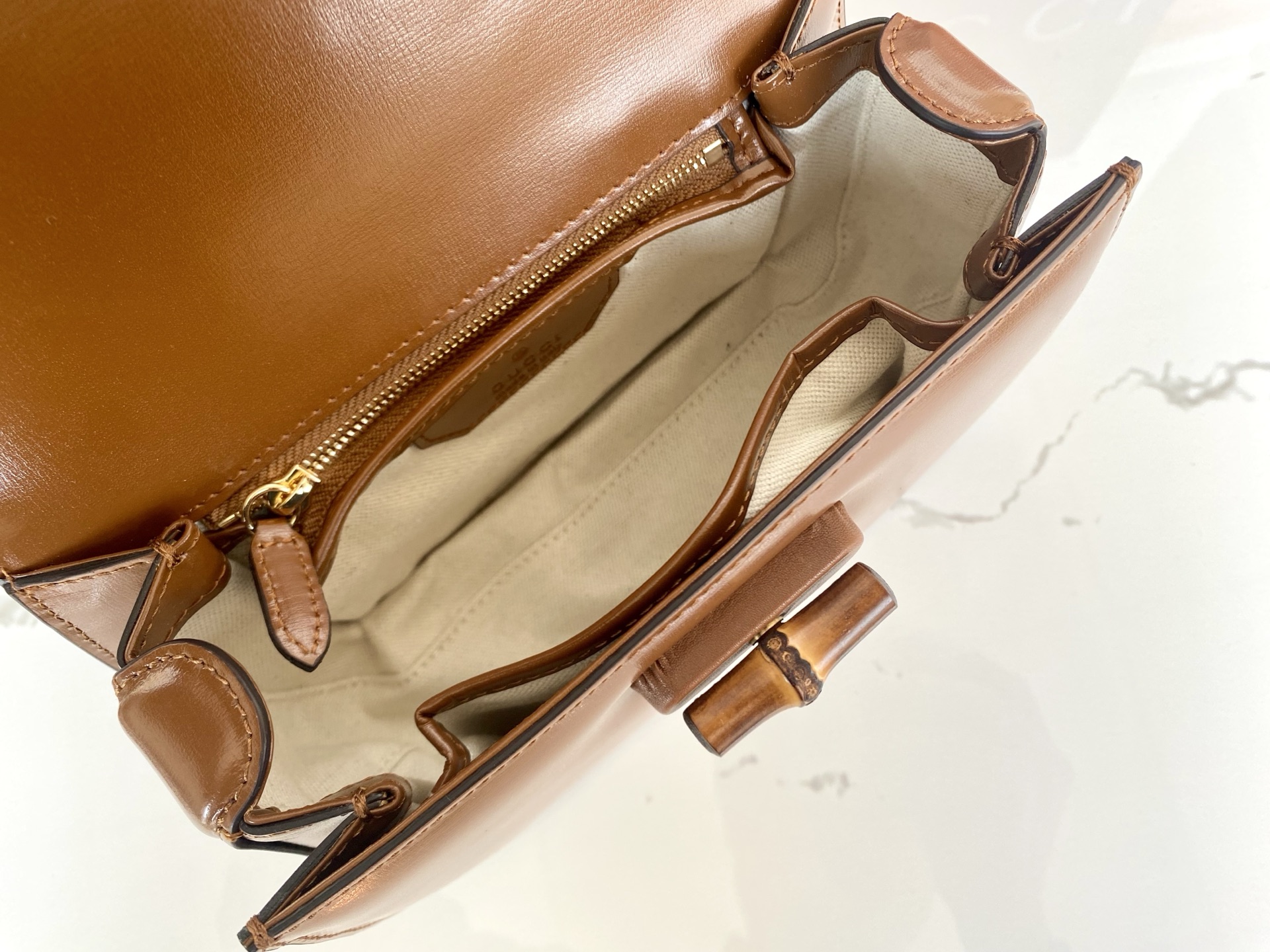 Gucci 구찌 뱀부 1947 스몰 탑 핸들 레플리카 7번 이미지 - Bag | 세미샵 레플리카 사이트