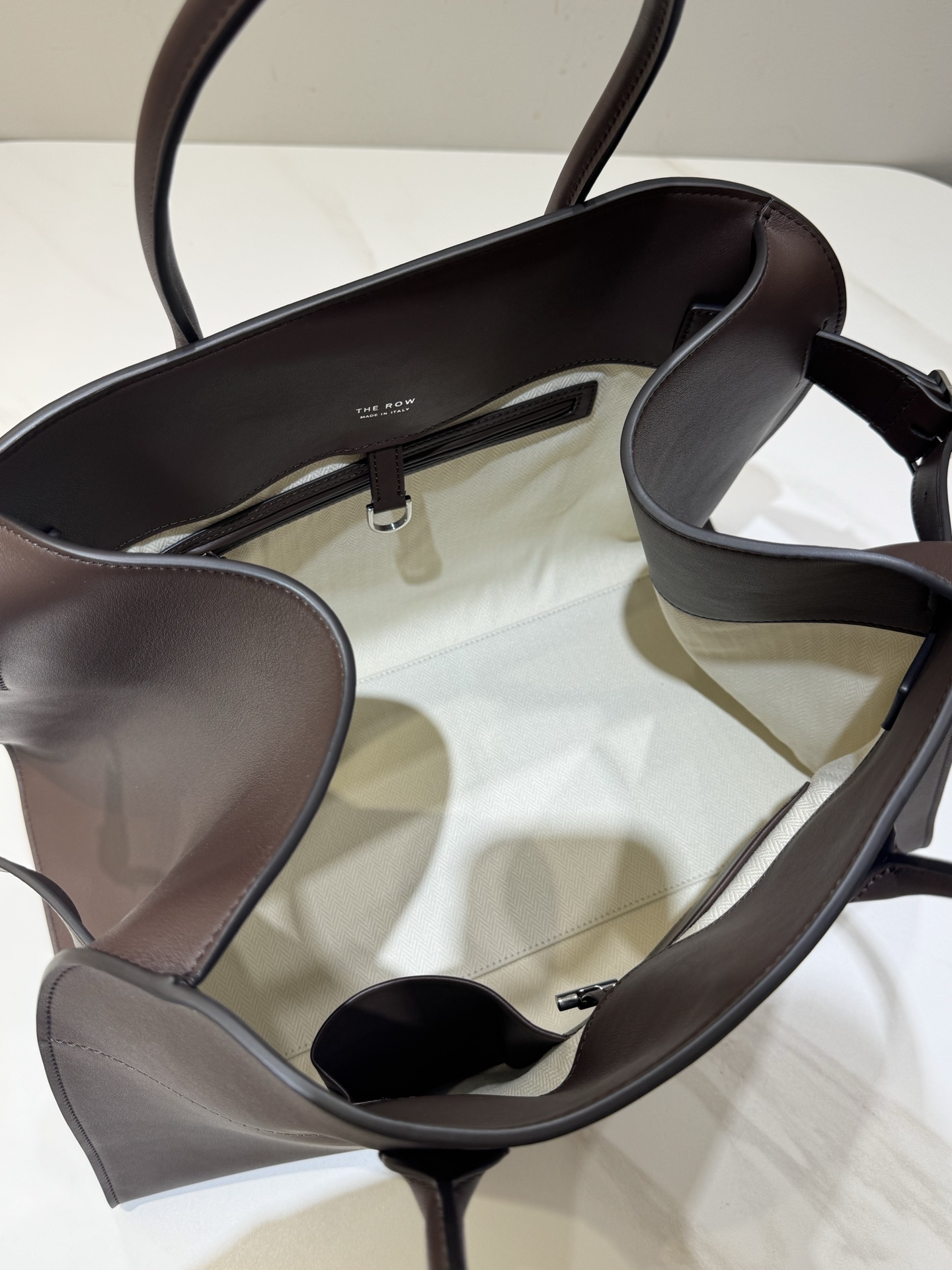 더로우 더로우 마고 17 레플리카 8번 이미지 - Bag | 세미샵 레플리카 사이트