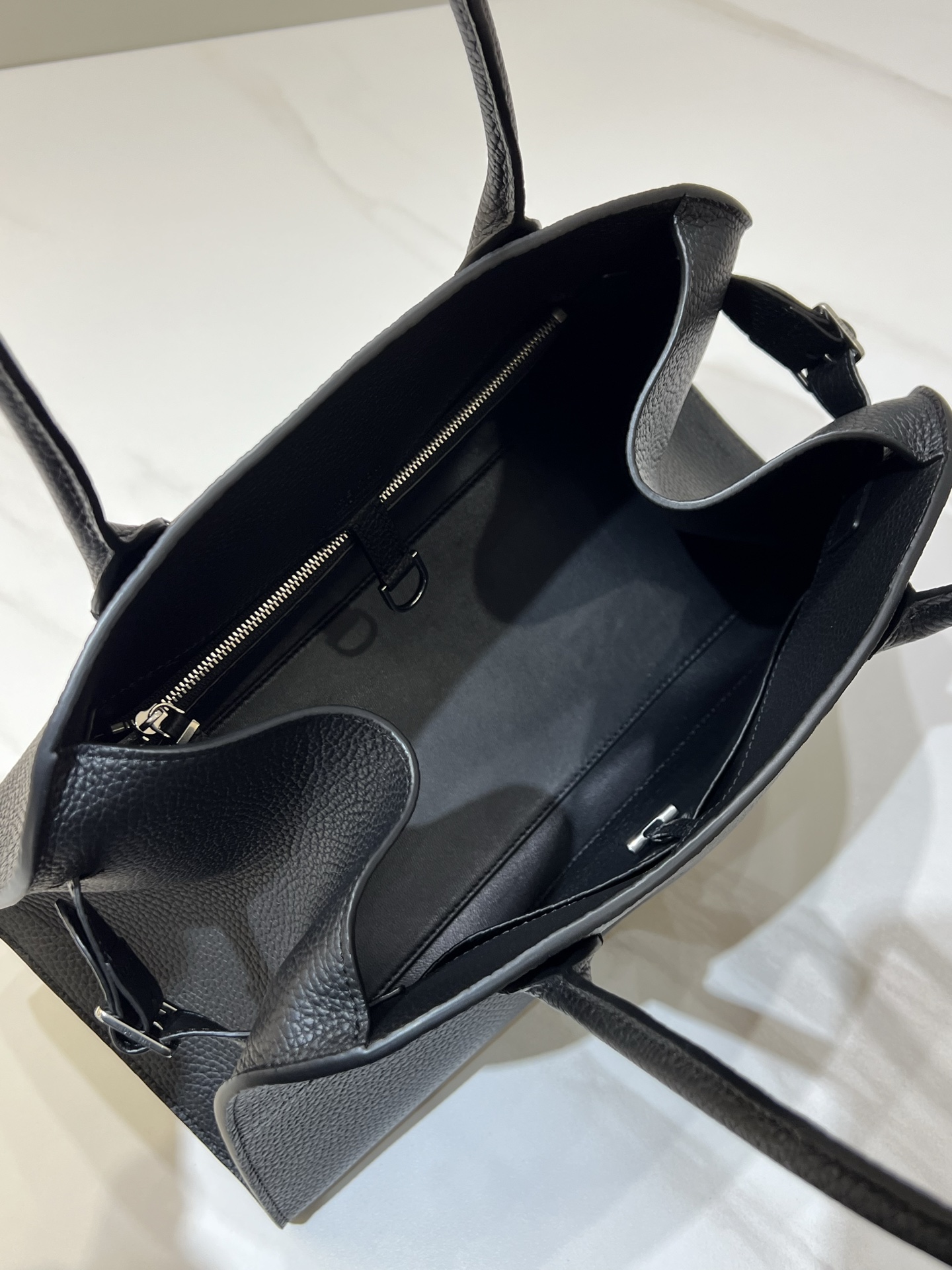 더로우 더로우 이스트 웨스트 마고 12 레플리카 8번 이미지 - Bag | 세미샵 레플리카 사이트