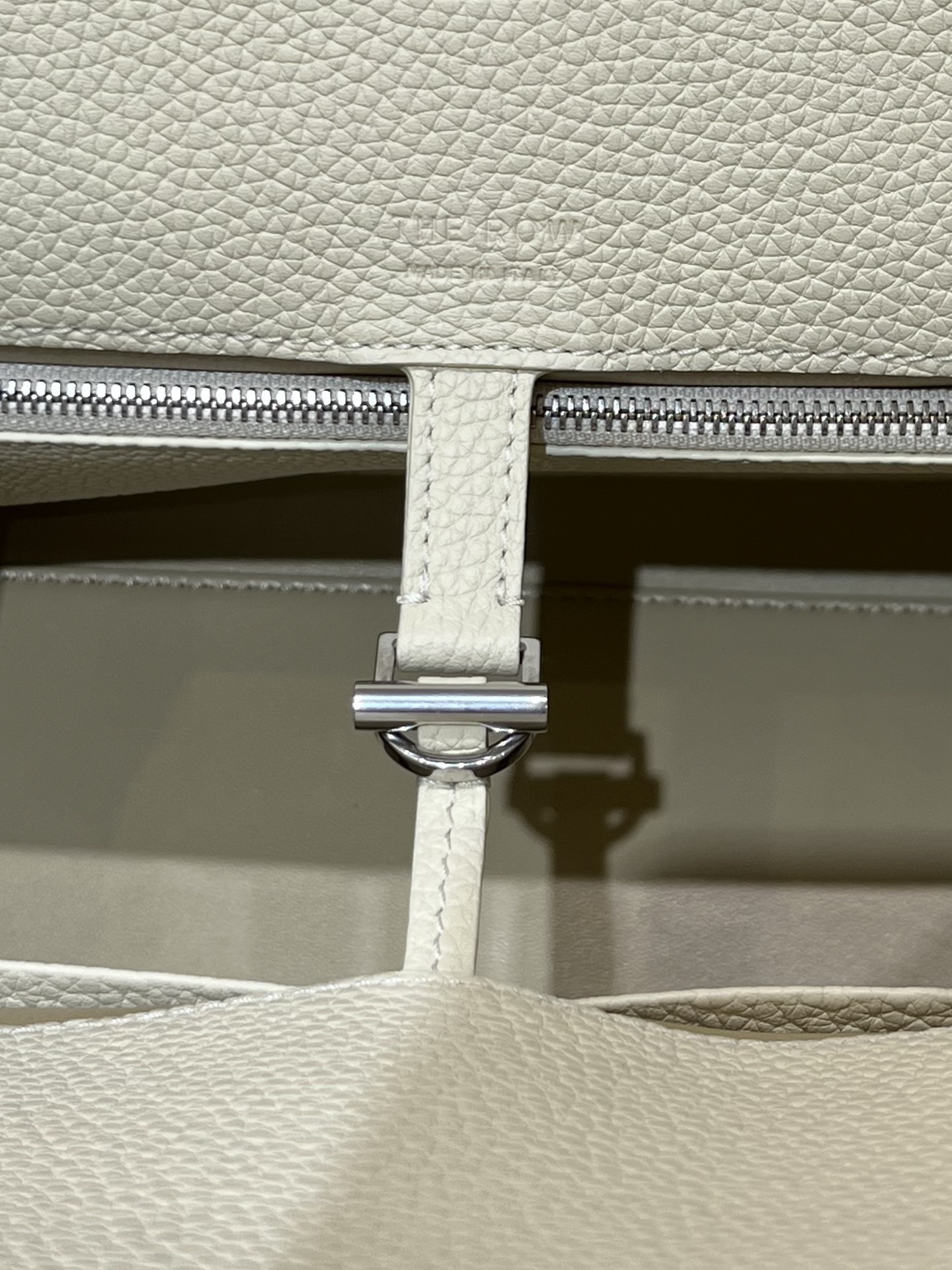 더로우 더로우 이스트 웨스트 마고 12 레플리카 8번 이미지 - Bag | 세미샵 레플리카 사이트