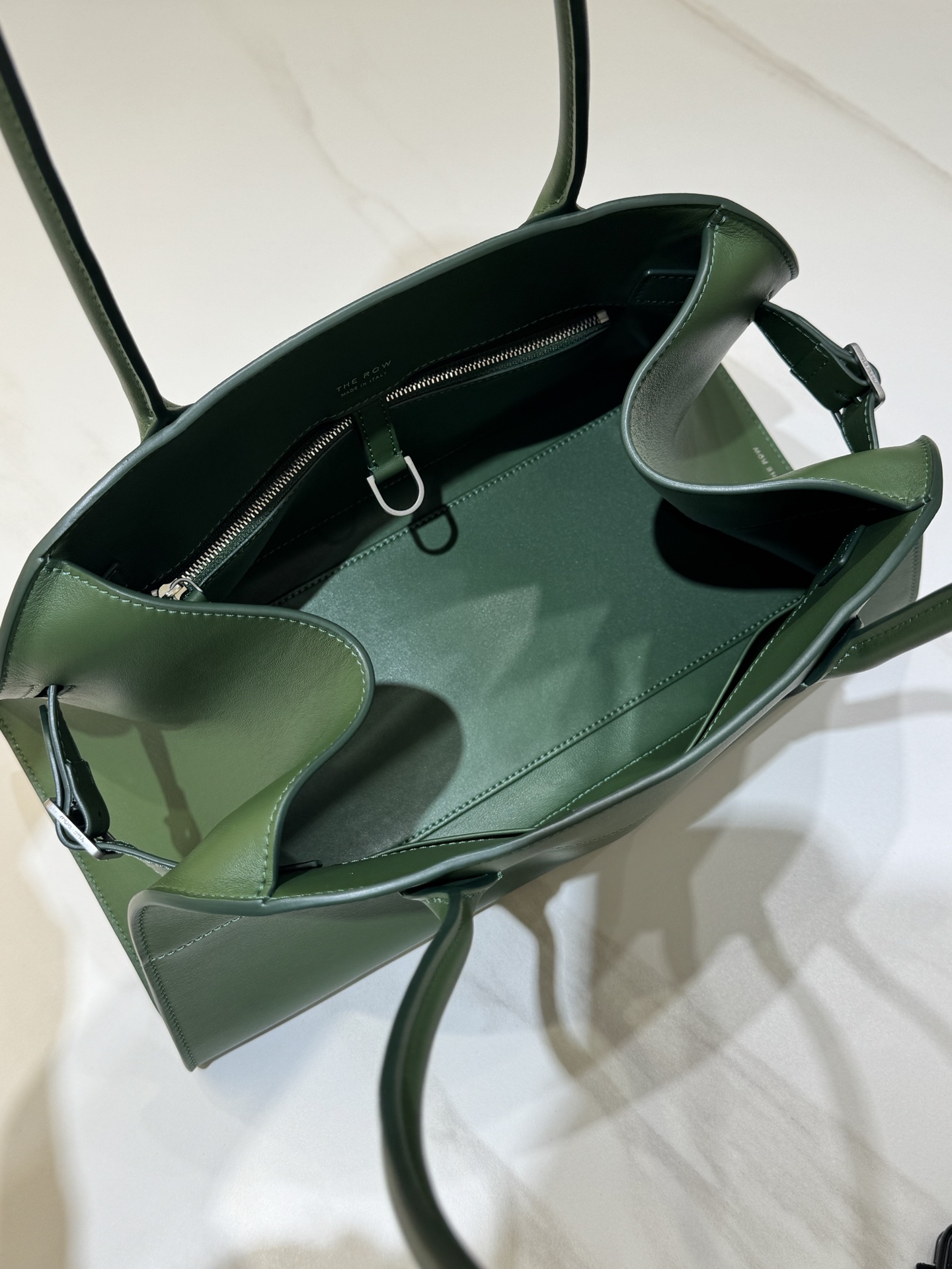 더로우 더로우 이스트 웨스트 마고 12 레플리카 8번 이미지 - Bag | 세미샵 레플리카 사이트