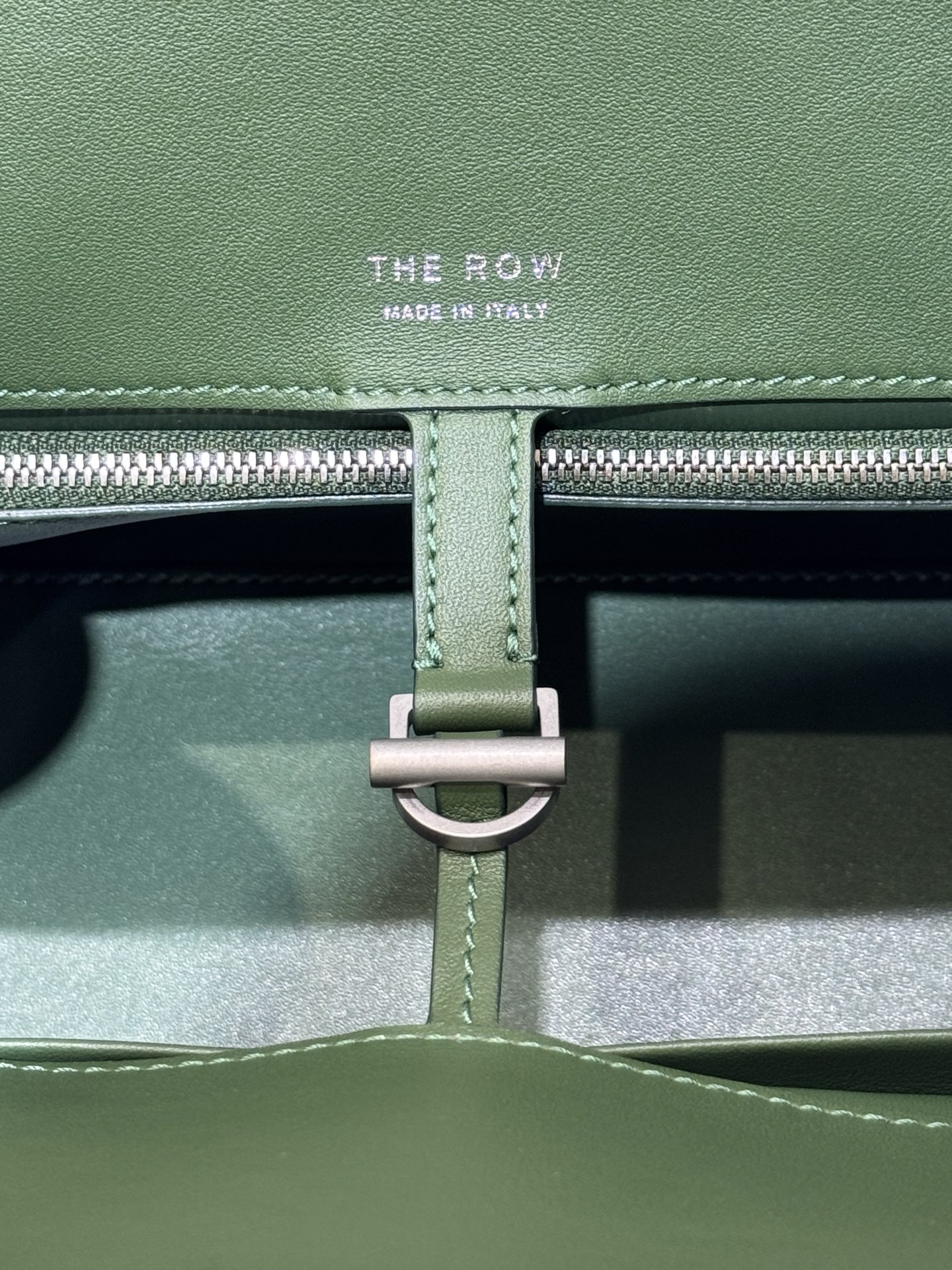 더로우 더로우 이스트 웨스트 마고 12 레플리카 9번 이미지 - Bag | 세미샵 레플리카 사이트