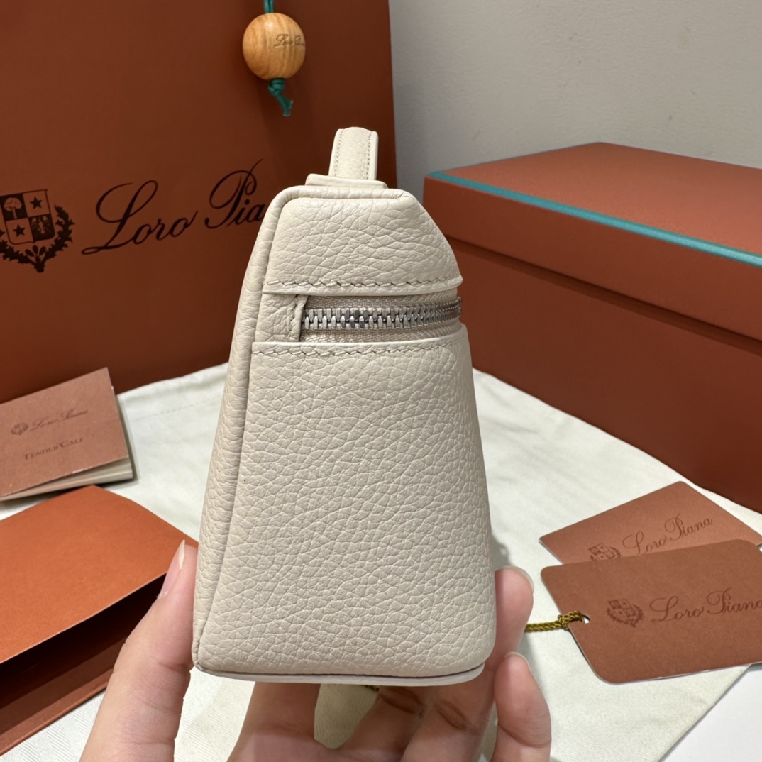 로로피아나 로로피아나 엑스트라 포켓 파우치 L19 레플리카 3번 이미지 - Bag | 세미샵 레플리카 사이트