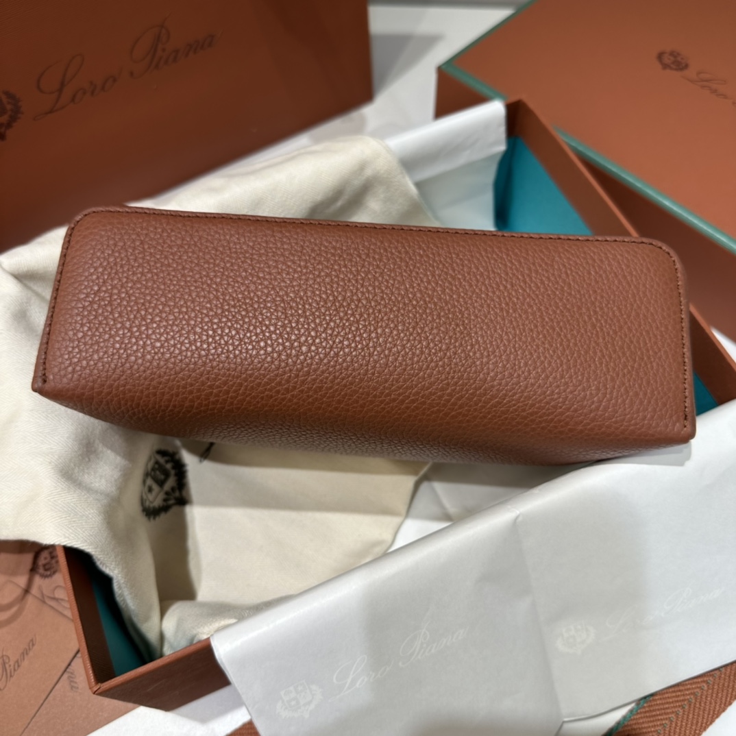 로로피아나 로로피아나 엑스트라 포켓 파우치 L19 레플리카 4번 이미지 - Bag | 세미샵 레플리카 사이트
