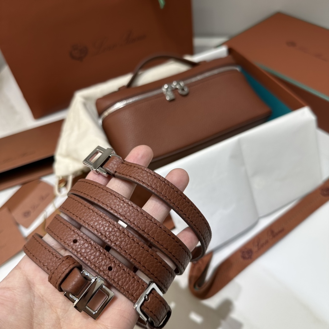 로로피아나 로로피아나 엑스트라 포켓 파우치 L19 레플리카 6번 이미지 - Bag | 세미샵 레플리카 사이트