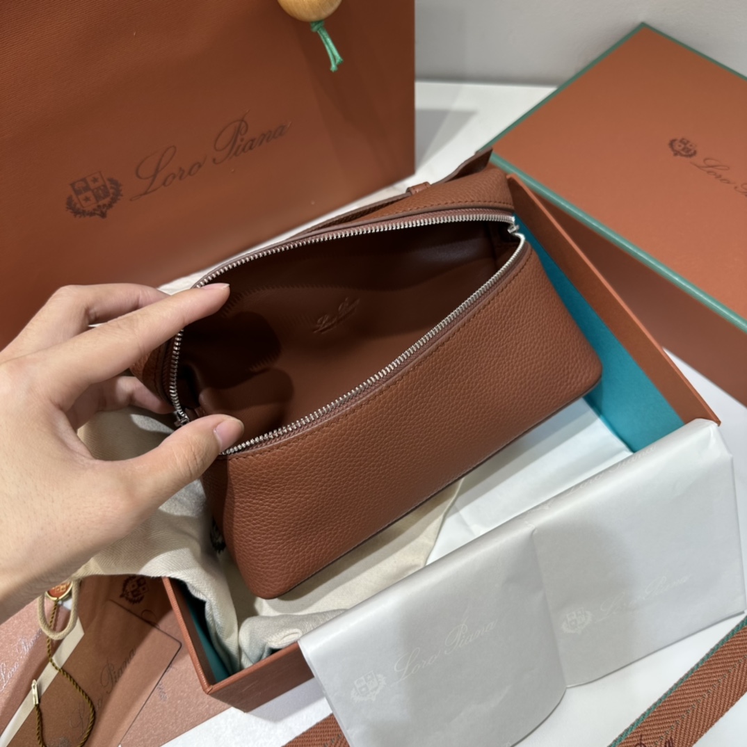 로로피아나 로로피아나 엑스트라 포켓 파우치 L19 레플리카 7번 이미지 - Bag | 세미샵 레플리카 사이트