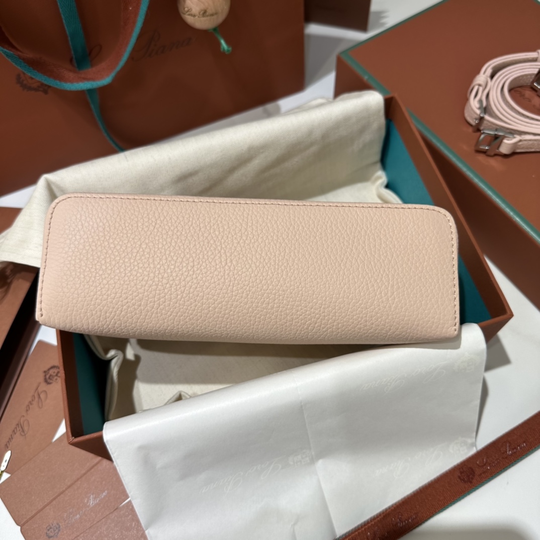 로로피아나 로로피아나 엑스트라 포켓 파우치 L19 레플리카 4번 이미지 - Bag | 세미샵 레플리카 사이트