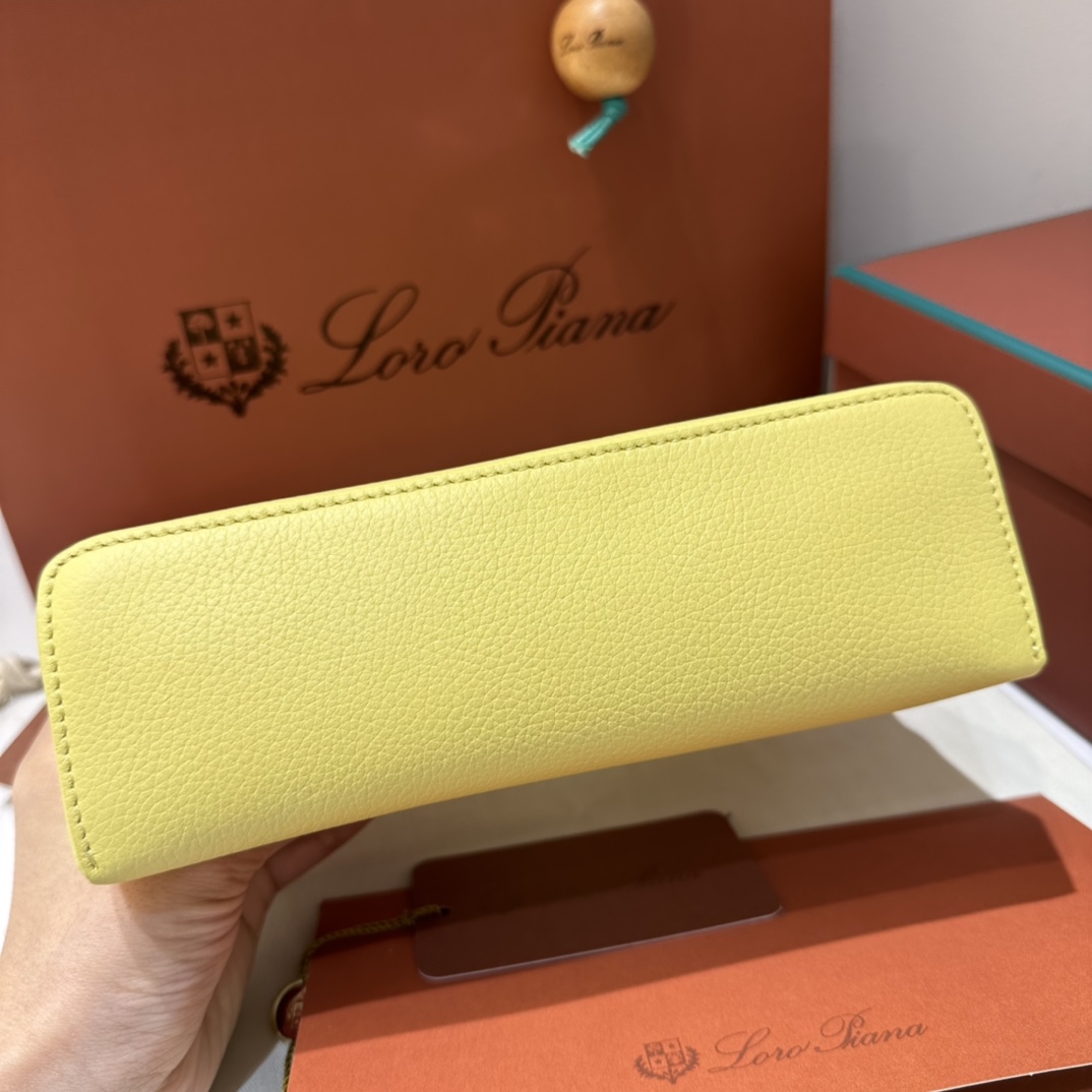 로로피아나 로로피아나 엑스트라 포켓 파우치 L19 레플리카 4번 이미지 - Bag | 세미샵 레플리카 사이트