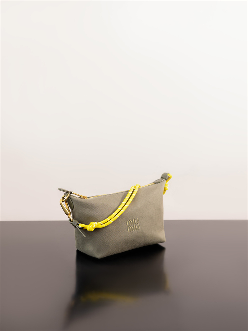 미우미우 미우미우 개버딘 파우치 올리브 그린 5NE841 레플리카 6번 이미지 - Bag | 세미샵 레플리카 사이트