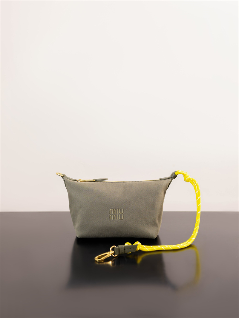 미우미우 미우미우 개버딘 파우치 올리브 그린 5NE841 레플리카 12번 이미지 - Bag | 세미샵 레플리카 사이트