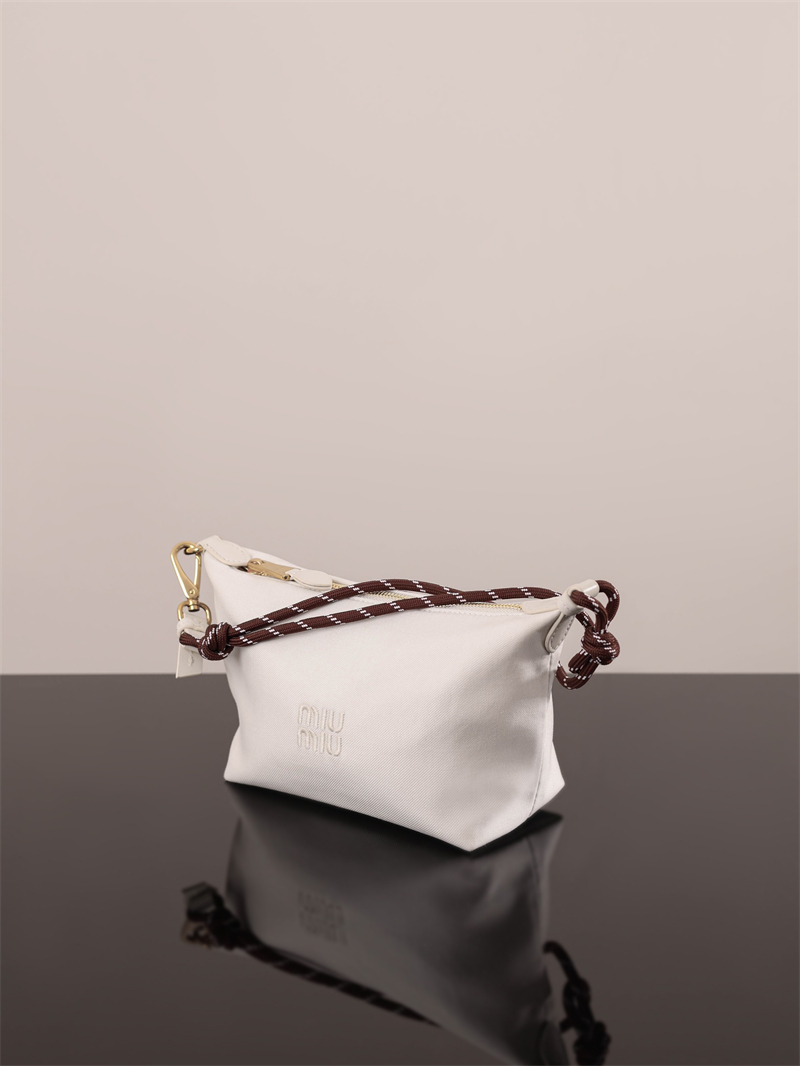 미우미우 미우미우 개버딘 파우치 화이트 5NE841 레플리카 18번 이미지 - Bag | 세미샵 레플리카 사이트