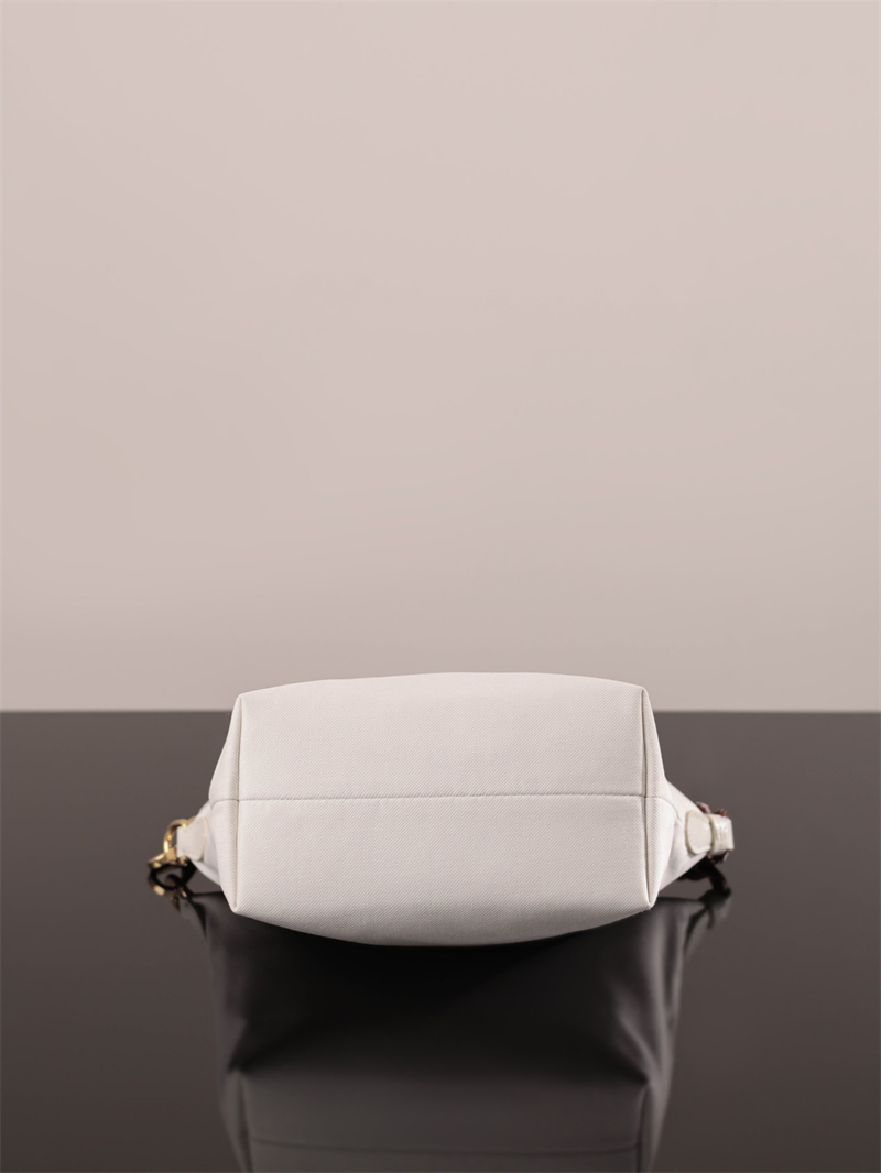 미우미우 미우미우 개버딘 파우치 화이트 5NE841 레플리카 13번 이미지 - Bag | 세미샵 레플리카 사이트