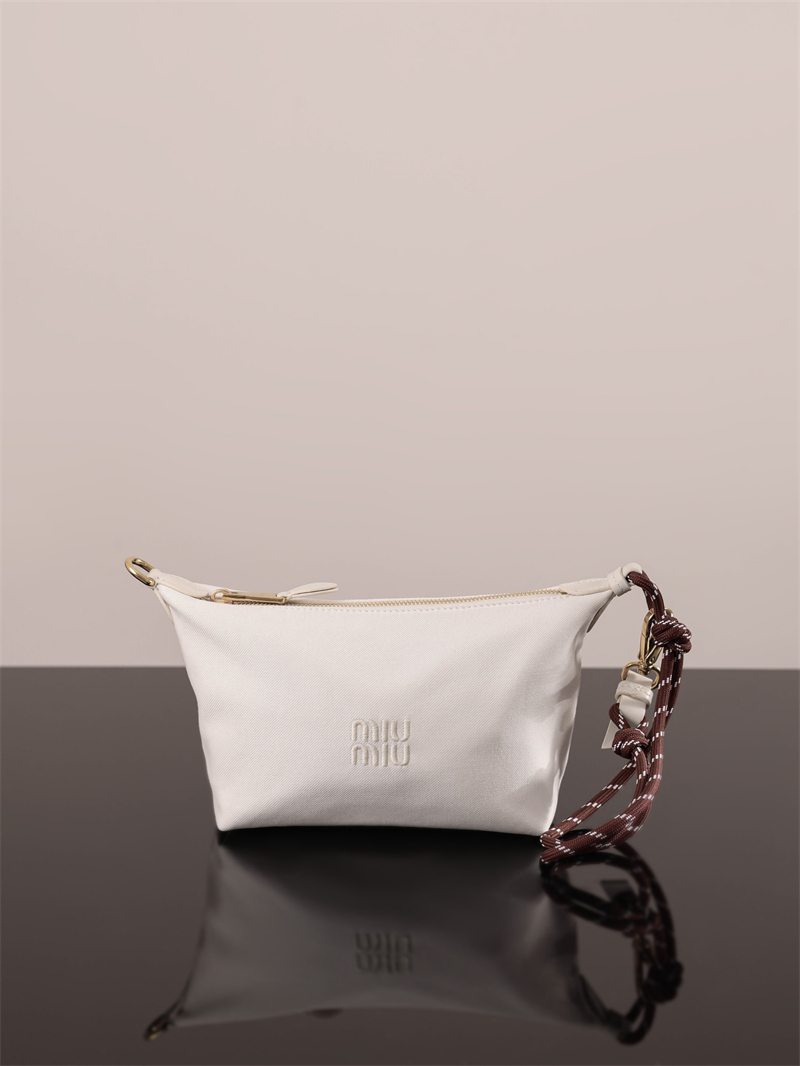 미우미우 미우미우 개버딘 파우치 화이트 5NE841 레플리카 14번 이미지 - Bag | 세미샵 레플리카 사이트