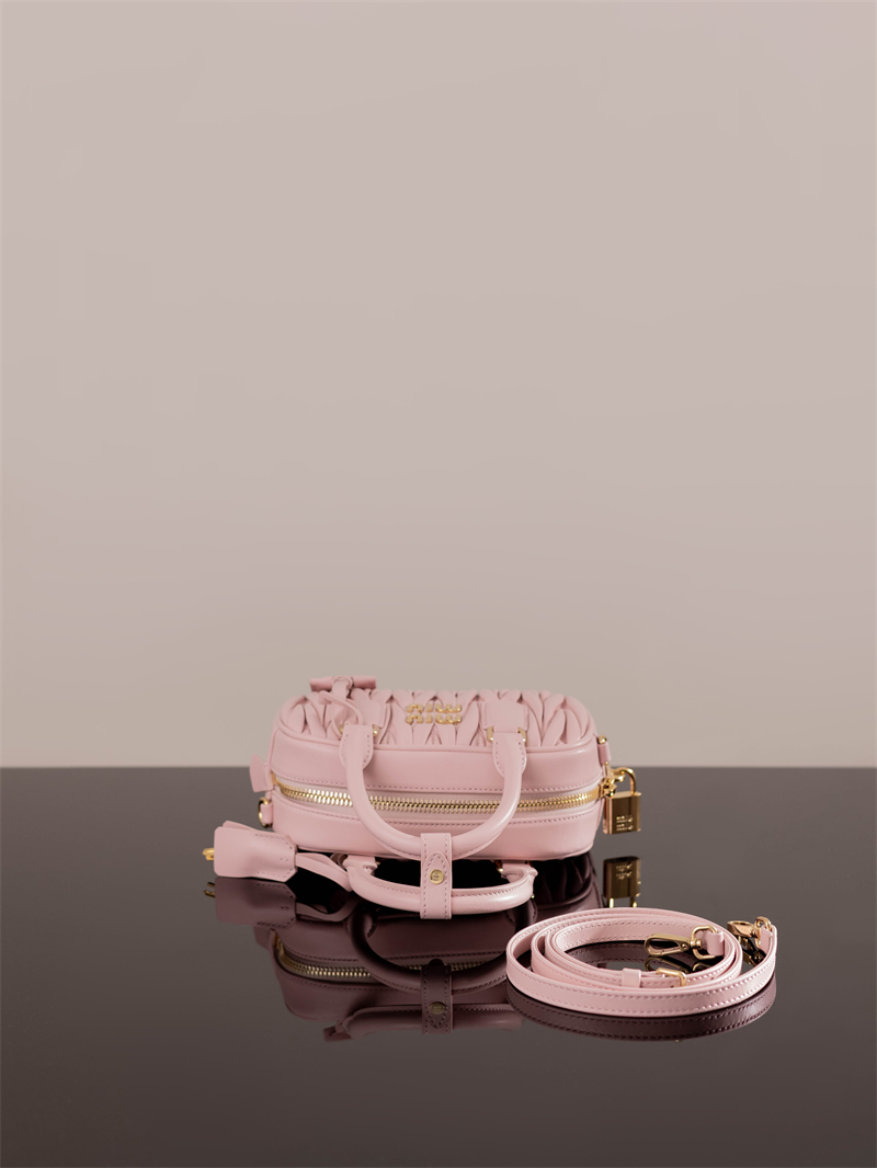 미우미우 미우미우 아르카디 마테라쎄 나파 가죽 토트 백 5BB123 레플리카 15번 이미지 - Bag | 세미샵 레플리카 사이트