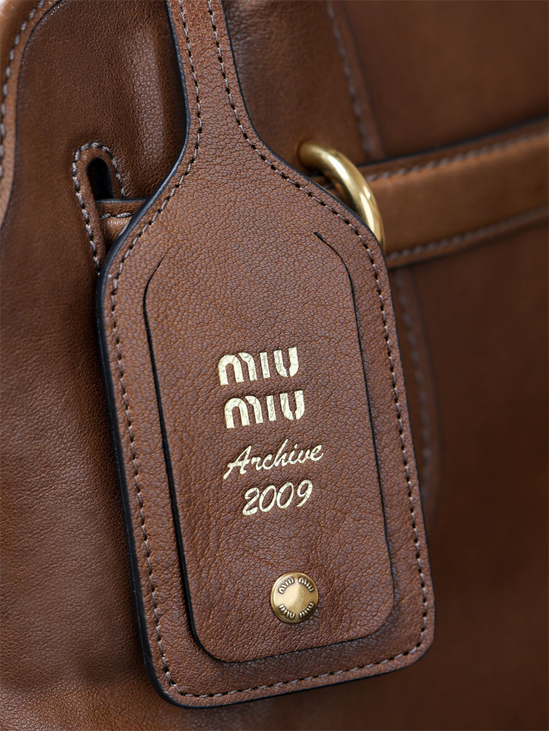 미우미우 미우미우 아방뛰르 나파 가죽 백 5BA292 레플리카 17번 이미지 - Bag | 세미샵 레플리카 사이트