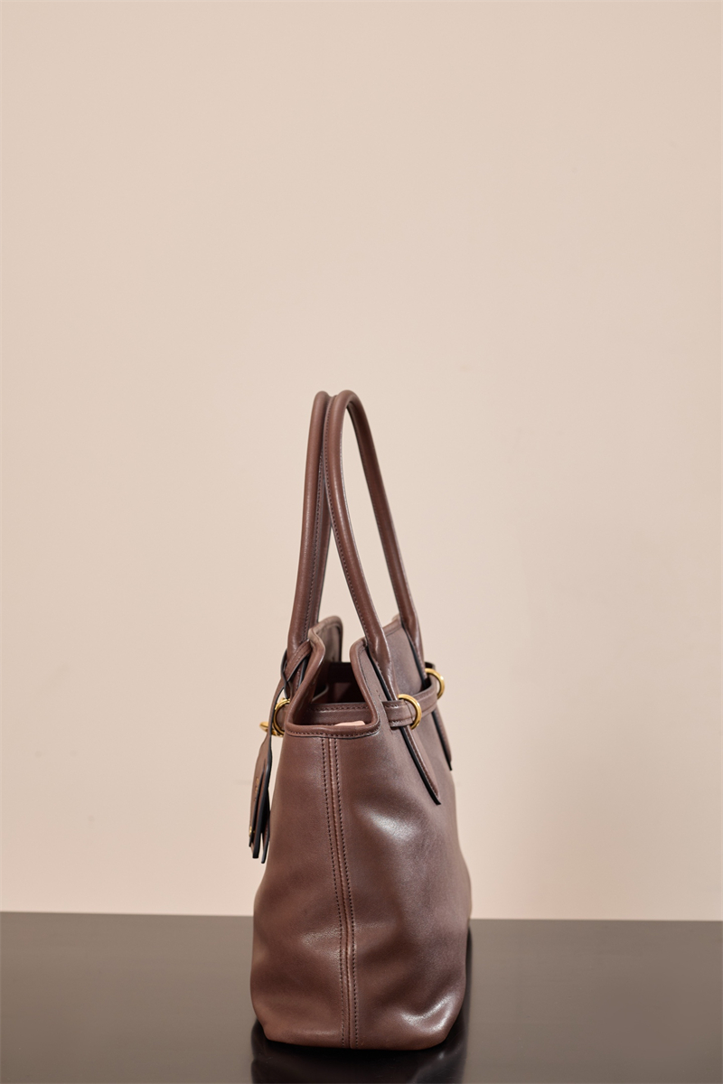 미우미우 미우미우 아방뛰르 나파 가죽 토트백 미디엄 브라운 5BG291 레플리카 6번 이미지 - Bag | 세미샵 레플리카 사이트