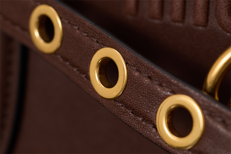 미우미우 미우미우 아방뛰르 나파 가죽 토트백 미디엄 브라운 5BG291 레플리카 24번 이미지 - Bag | 세미샵 레플리카 사이트