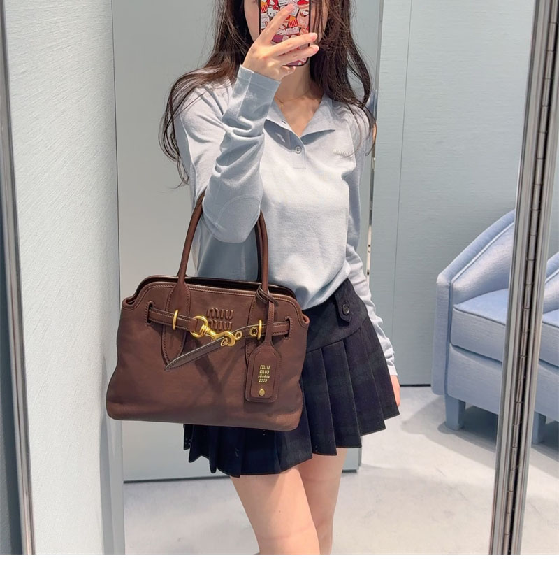 미우미우 미우미우 아방뛰르 레더 토트 백 5BA292 레플리카 9번 이미지 - Bag | 세미샵 레플리카 사이트