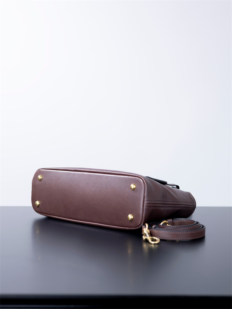 미우미우 미우미우 아방뛰르 레더 토트 백 5BA292 레플리카 16번 이미지 - Bag | 세미샵 레플리카 사이트