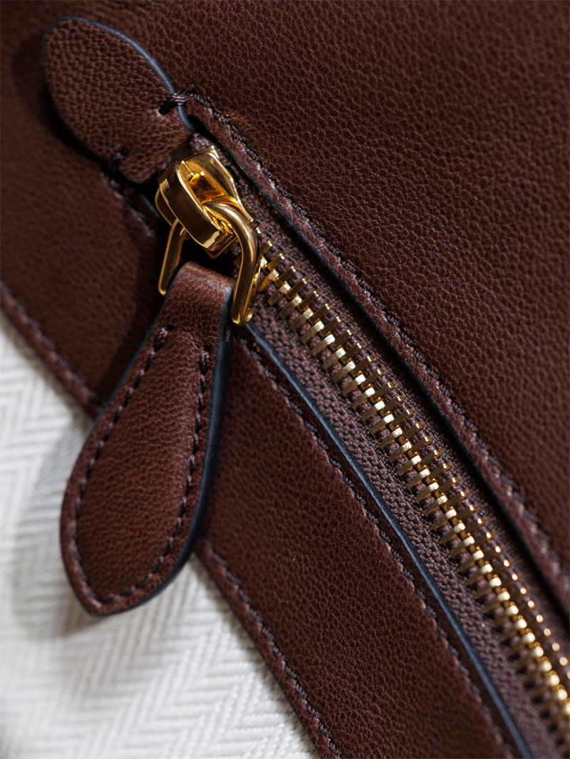 미우미우 미우미우 아방뛰르 레더 토트 백 5BA292 레플리카 22번 이미지 - Bag | 세미샵 레플리카 사이트