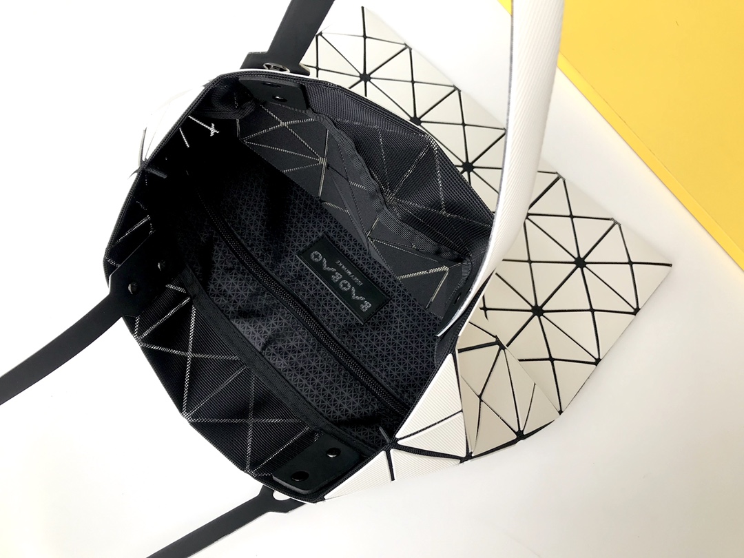 바오바오 바오바오 루센트 토트백 레플리카 16번 이미지 - Bag | 세미샵 레플리카 사이트