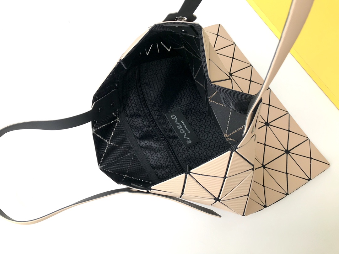 바오바오 바오바오 루센트 토트백 레플리카 33번 이미지 - Bag | 세미샵 레플리카 사이트