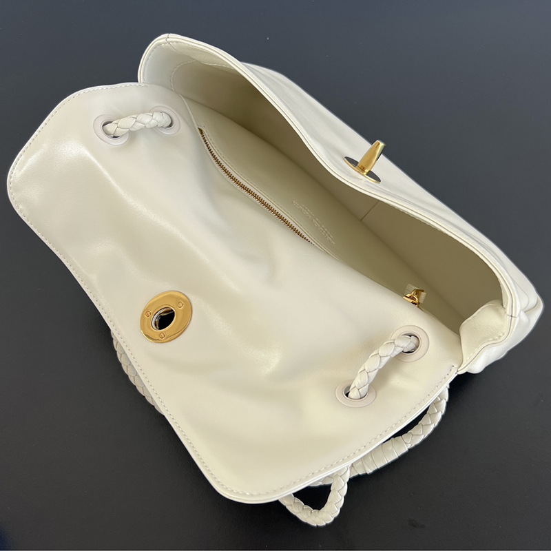 보테가베네타 보테가베네타 매디슨 플랩 놋 숄더 백 폰단트 “ 4 COLOR ” 레플리카 8번 이미지 - Bag | 세미샵 레플리카 사이트